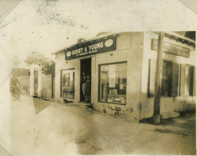 Old Godet & Young Shop